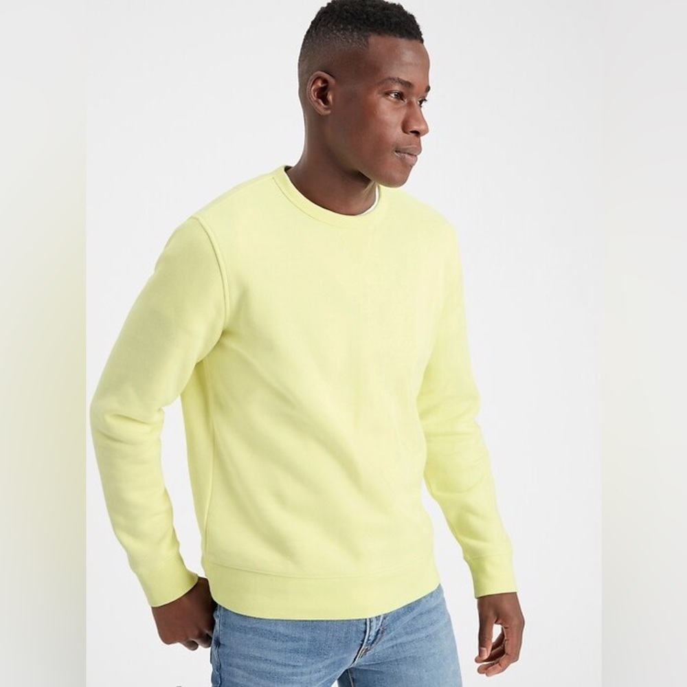 Banana Republic Men's Light Yellow Crewneck Sweater